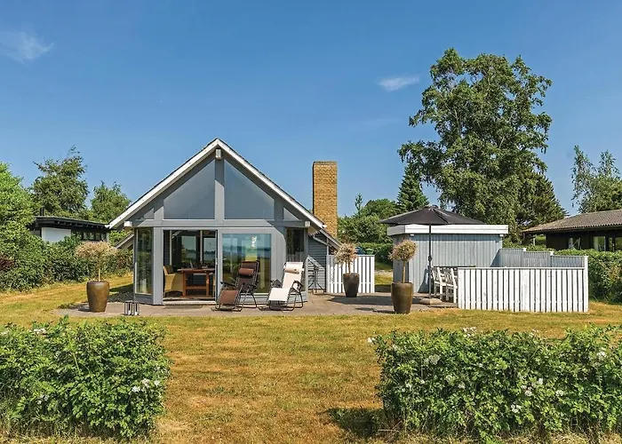 بيت للعطل Three-Bedroom Holiday Home In Svendborg *