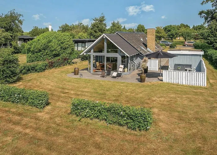 بيت للعطل Three-Bedroom Holiday Home In Svendborg سفينبورغ